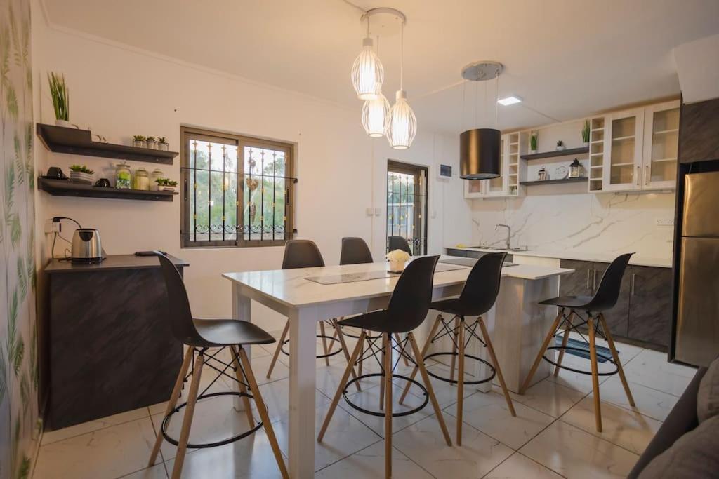 Le Palmiste Lovely 2-Bedroom Duplex With Pool Grand Gaube Εξωτερικό φωτογραφία